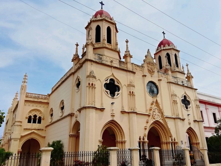 Si Iglesis costado.jpg