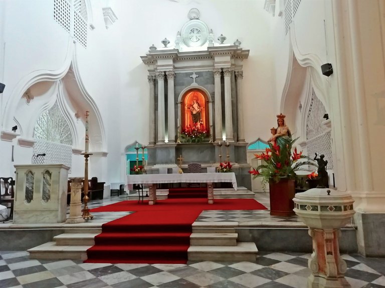 Si Altar.jpg