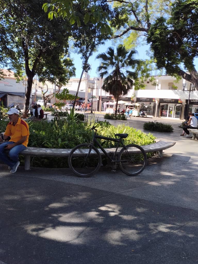 plaza5.jpg