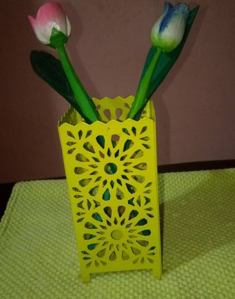 Candelabro con flores.jpeg