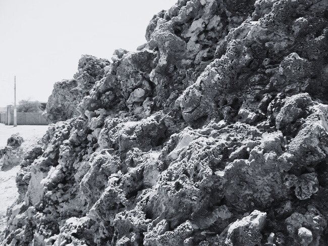 Piedra castillo 1 byn.jpg