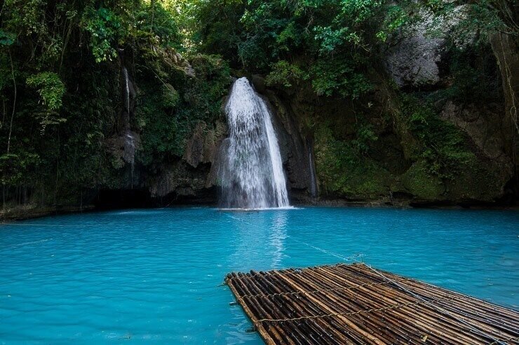 kawasan-falls.jpg