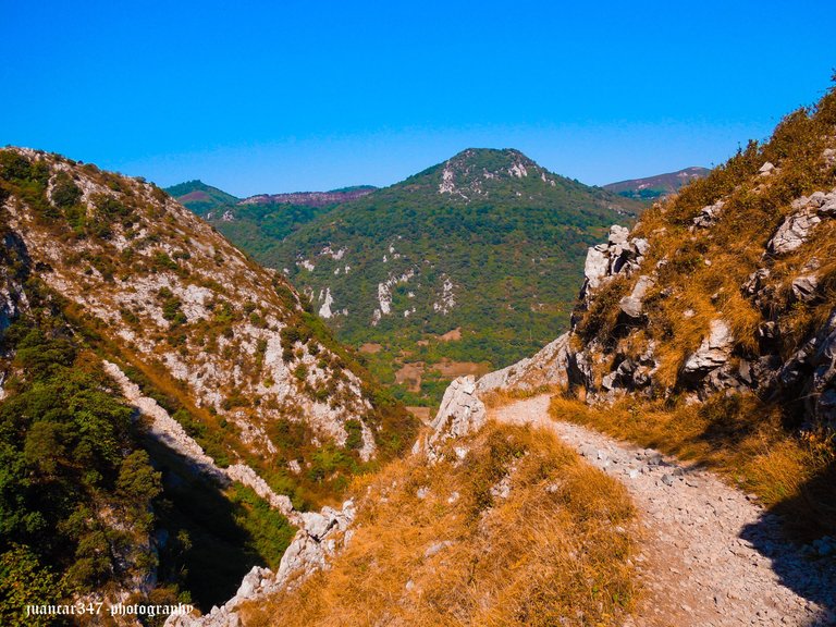 Asturias septiembre 2012 525_edited.jpg