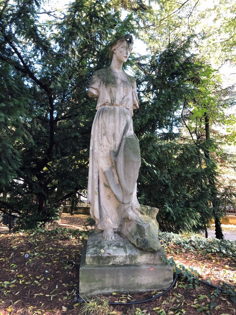 Statue.JPG