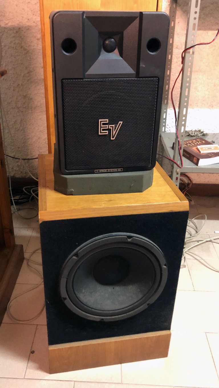 Homemade subwoofer with EV S80 speaker over.