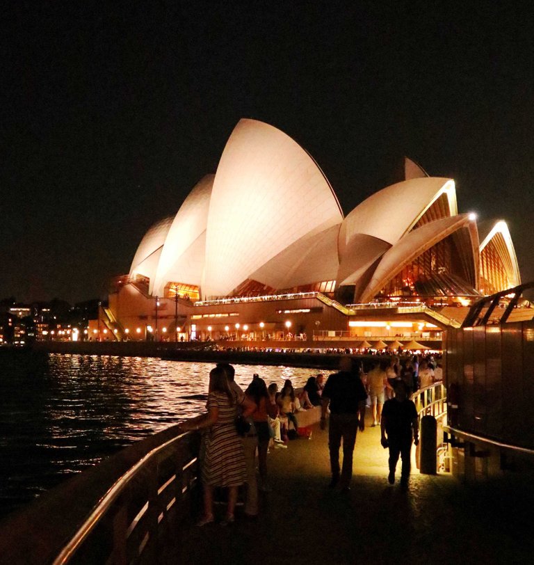 Sydney Opera House at Night.jpg