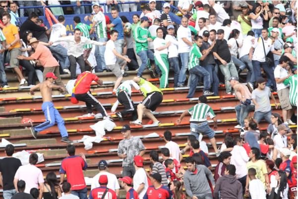 la-violencia-del-futbol-en-colombia-01.jpg