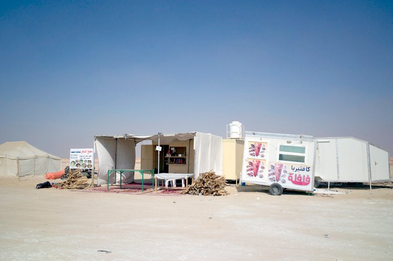 foodtruckindesert.jpg