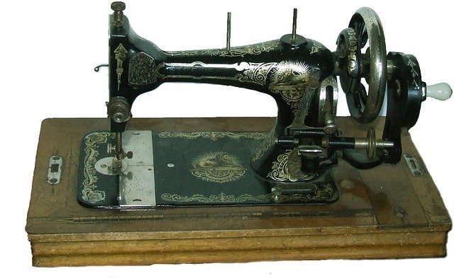 sewingmachine83105_640.jpg