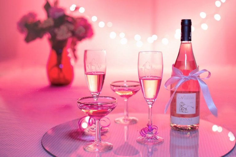 pink-wine-1964457_1920.jpg