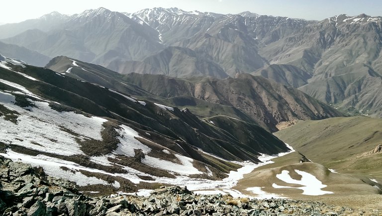 Kholeno from Mehrchal summit - Alborz Mountain range.jpg