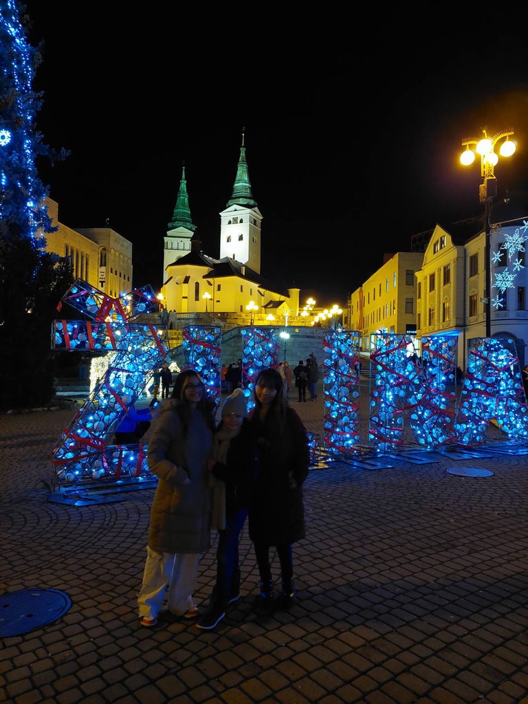 IMG-05c9db8a2684ba80339f52f3b5b27dea-V.jpg