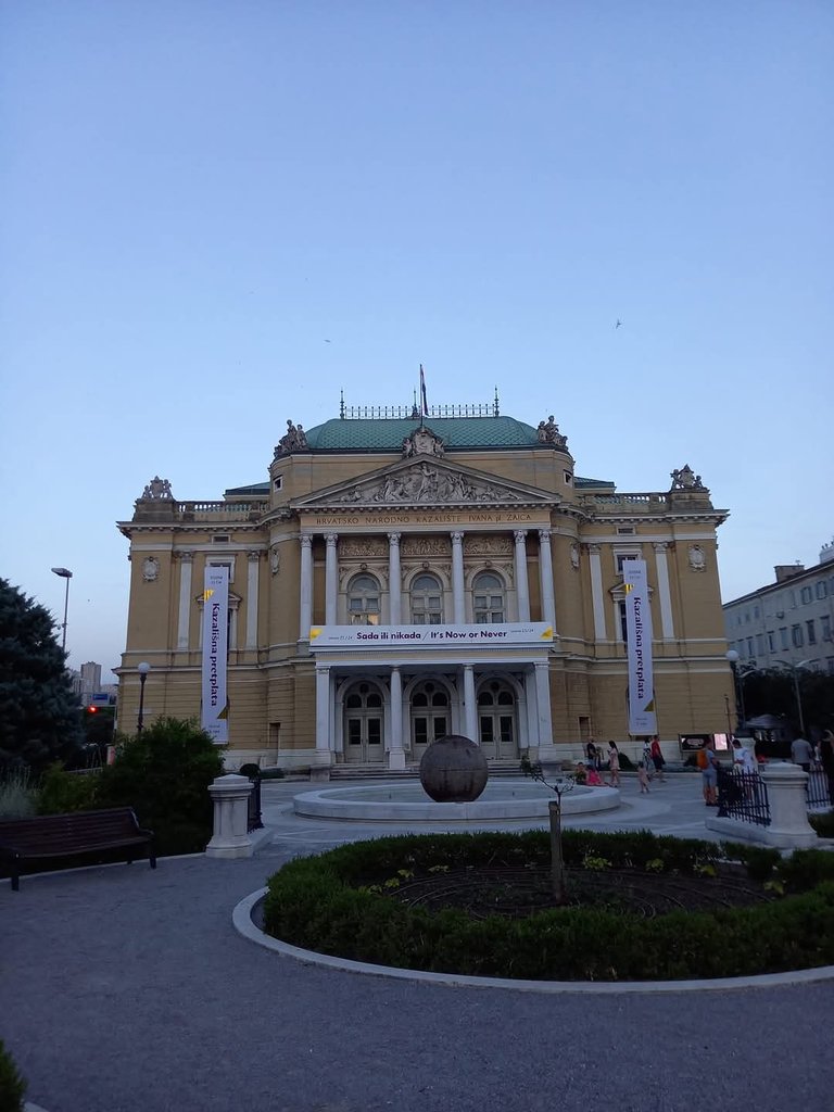 1748529_343886.jpg
