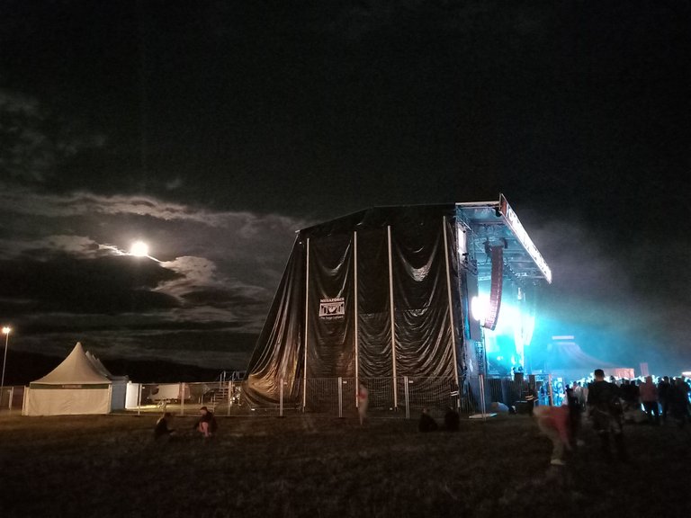 Pohoda Festival Day One: Music, Fun and Dancing In The Moonlight.