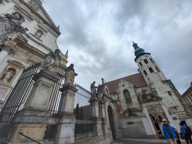 Church of St. Andrew (5).jpg