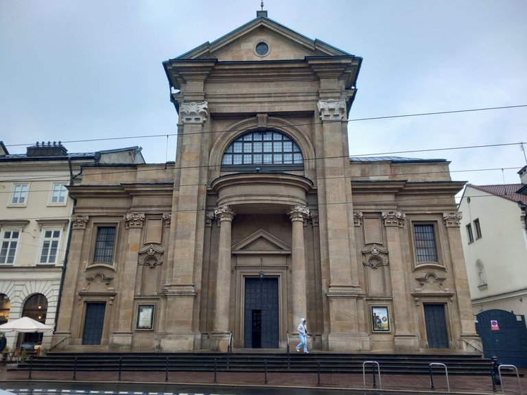 Church of the Conversion of Saint Paul, Krakow.jpg