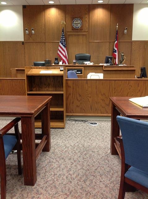 courtroom-144091_640.jpg