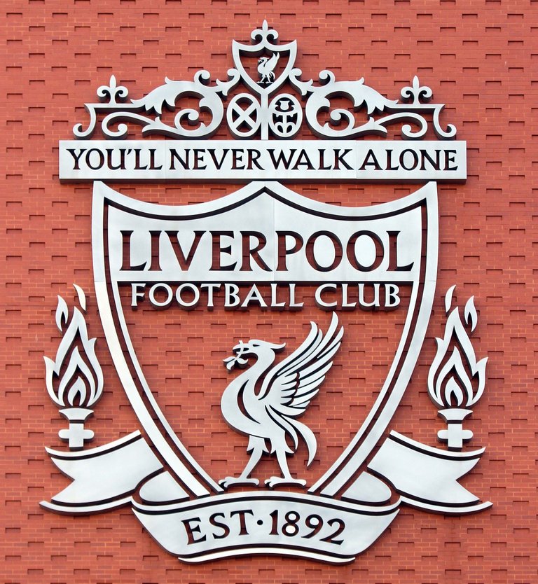 Liverpool_FC_crest,_Main_Stand~2.jpg