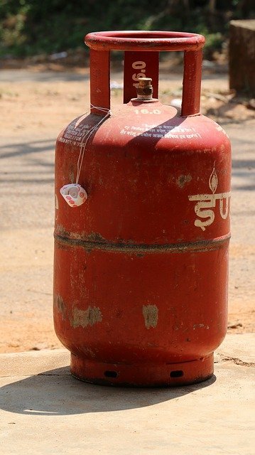 gas-cylinder-766729_640.jpg