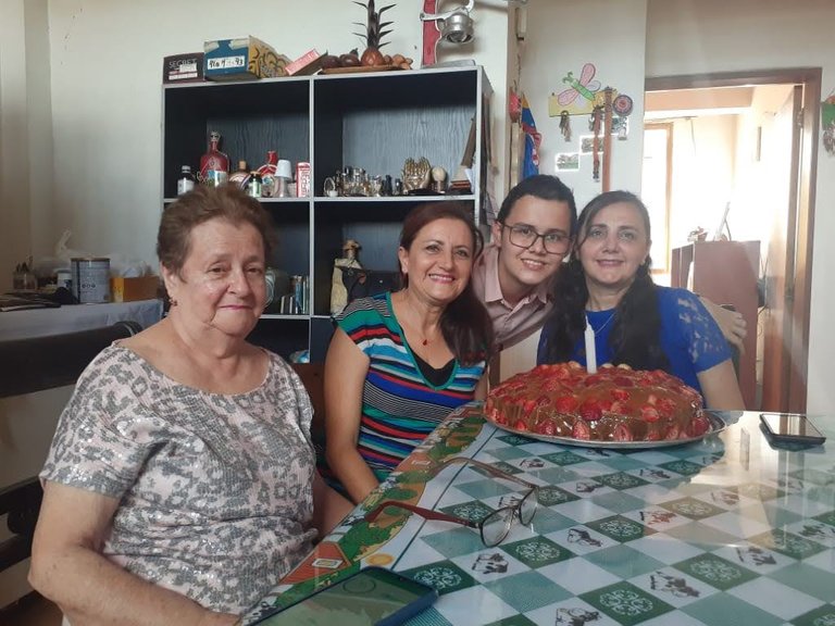 nona, maria, ema y kata.jpg