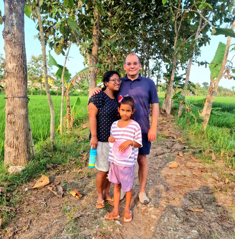 Family_foto_disawah.jpg