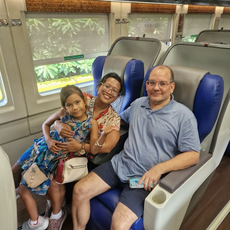 Gambir_familyfoto.jpg