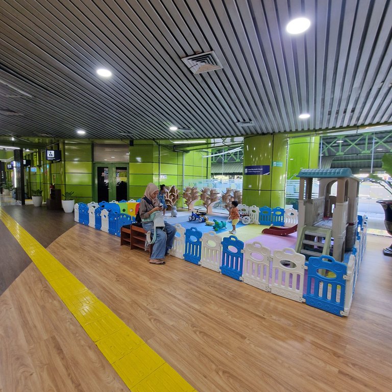 Gambir_playground.jpg