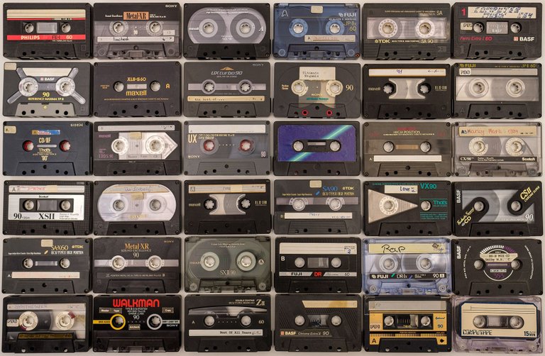 cassettes-5148602_1920.jpg