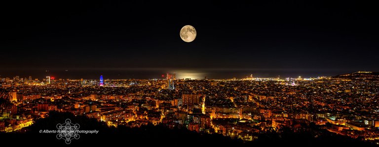 FullMoonBCN2_withLogo-2.jpg