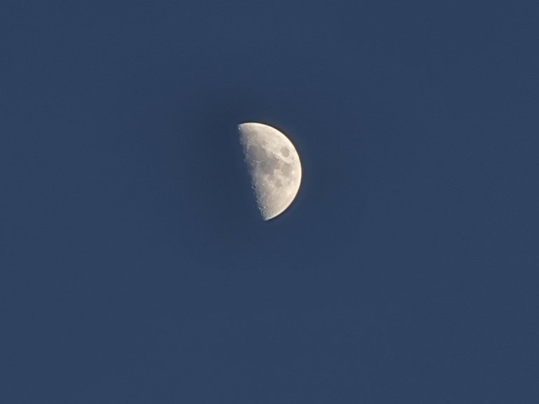 photo of the evening sky with the moon 2.jpg