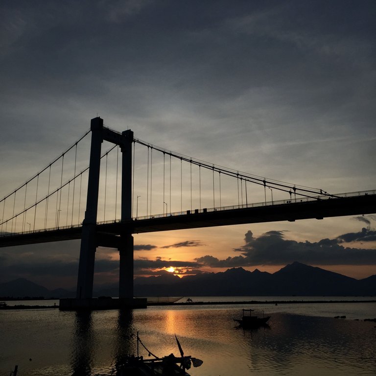Sunset on Thuan Phuoc Bridge - the longest suspension bridge in Vietnam
