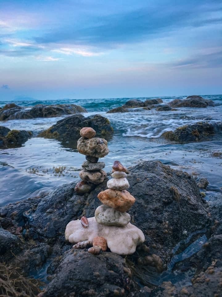 Stone balancing - Her result is so amazing