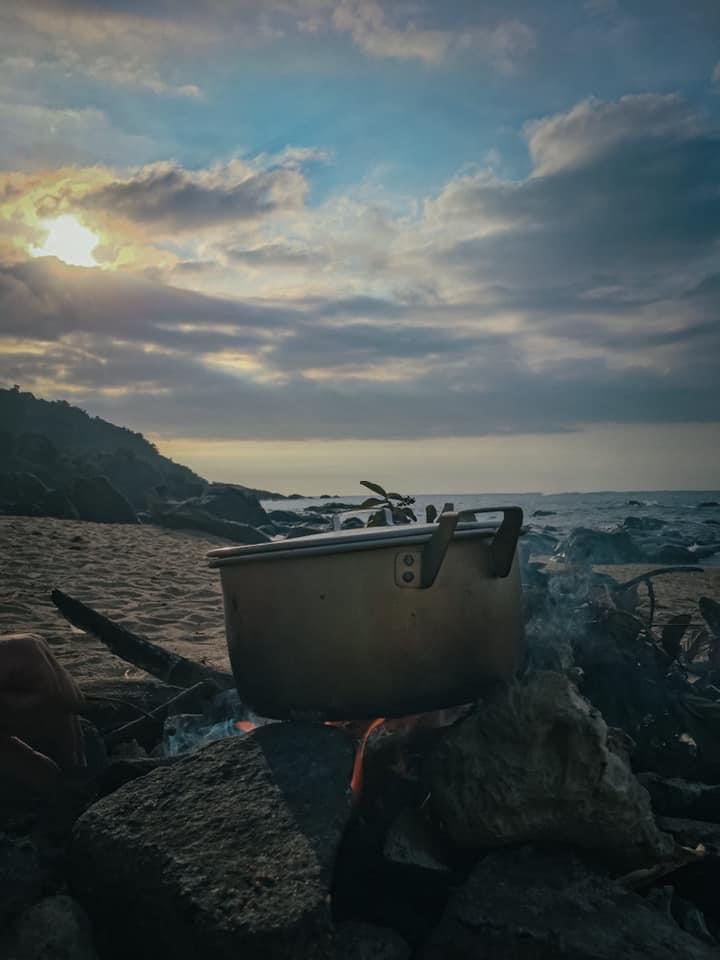 We cooked instant noodles in a pot