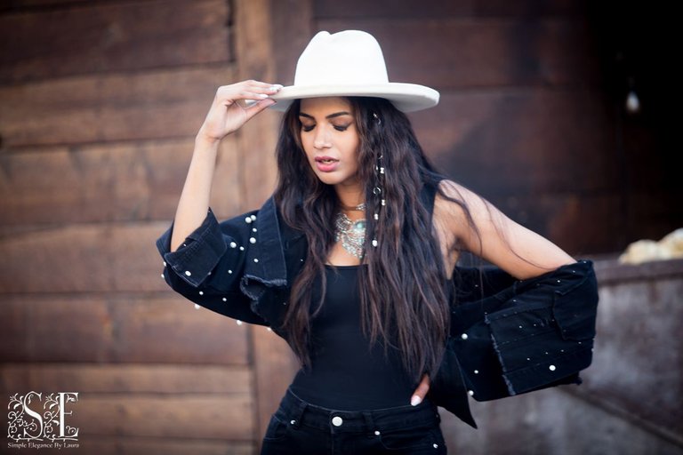 Western Eesha (5).jpg
