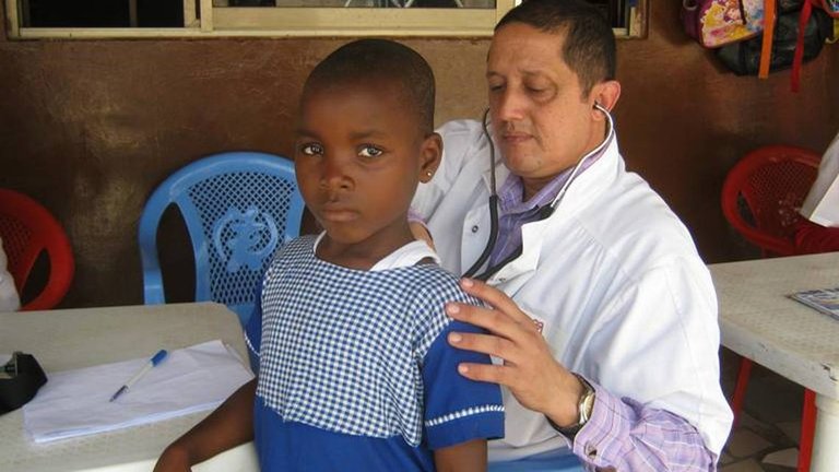 medicos-cubanos-en-africa-ok-2.jpg