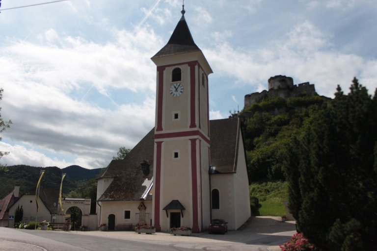 The view from the village up to the castle