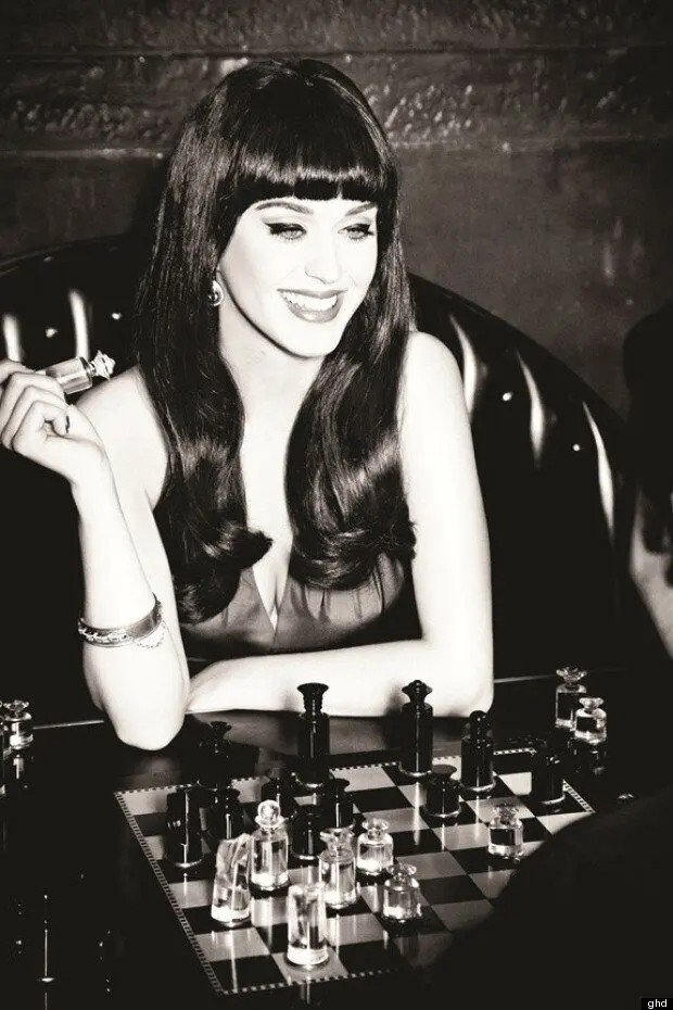 Katy-Perry-Playing-Chess-American Pop Star - Rated Player FIDE Rating 1378.jpg