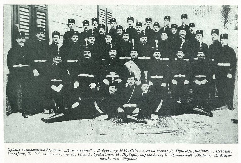 Srpsko_gimnastičko_društvo_Dušan_silni,_Dubrovnik,_1910_cr.jpg