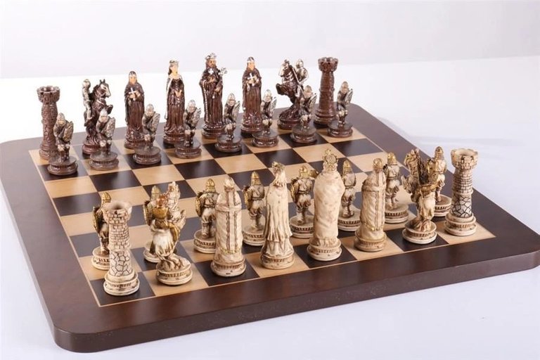 medievalchessset21184925313_1024x1024.jpg