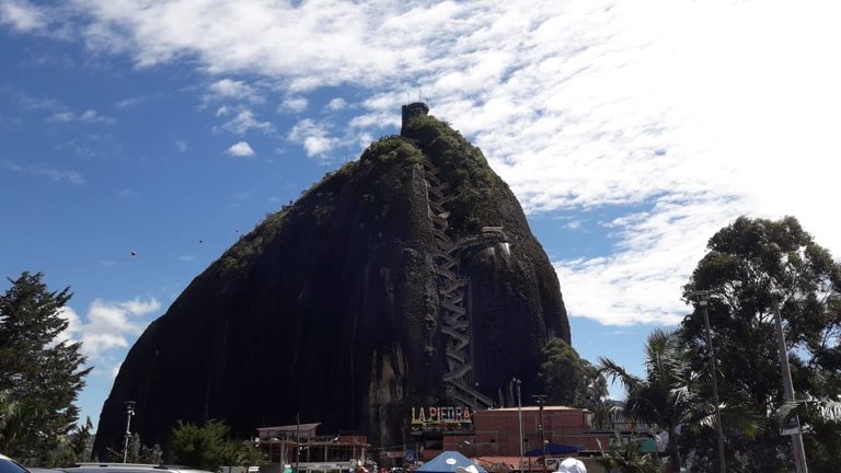 cerro Guatape.jpg