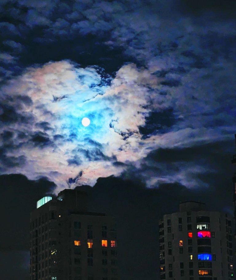 blue_moon.jpg