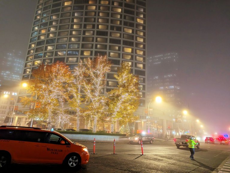 christmas_street_and_building.jpg