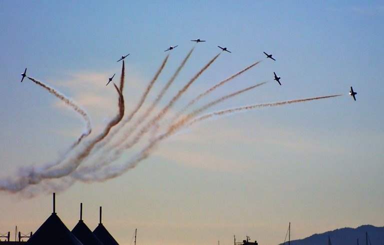 Airplane Show Set 214.jpg