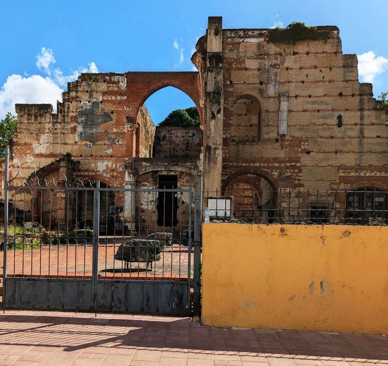 San Nicolas hospital.jpg