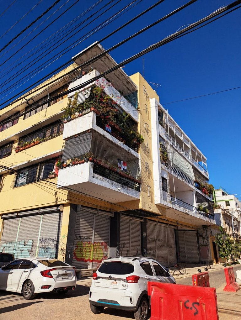 Zona Colonia Building.jpg