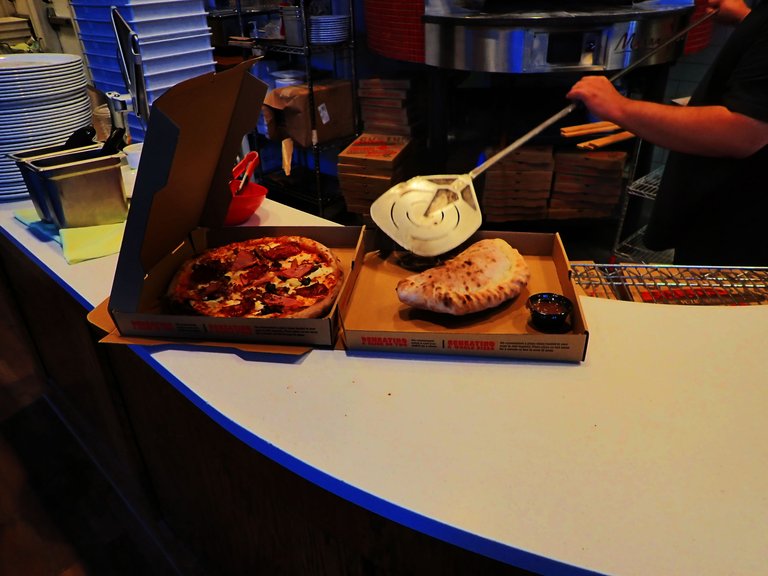 Pizza_calzone0002.jpg