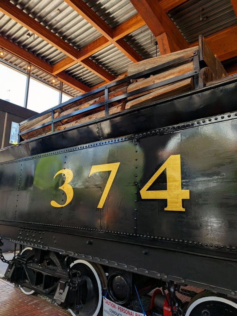 Victoria Train07.jpg