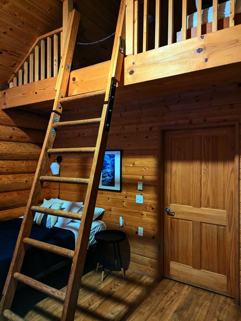 cabin_inside.jpg