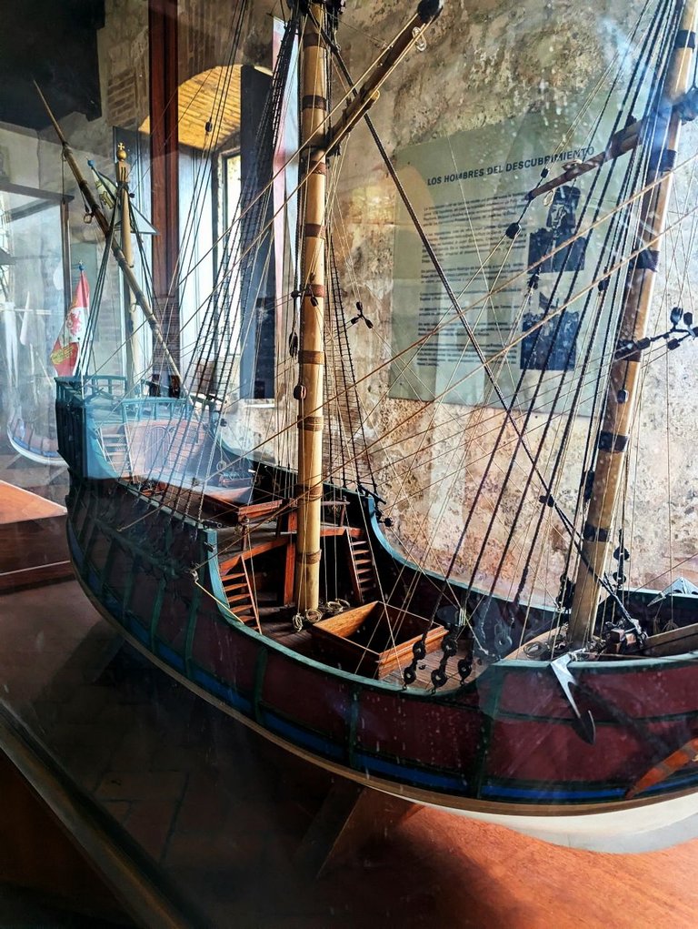 Columbus_Ships01.jpg