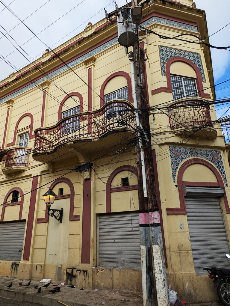 Yellow Building in SD.jpg